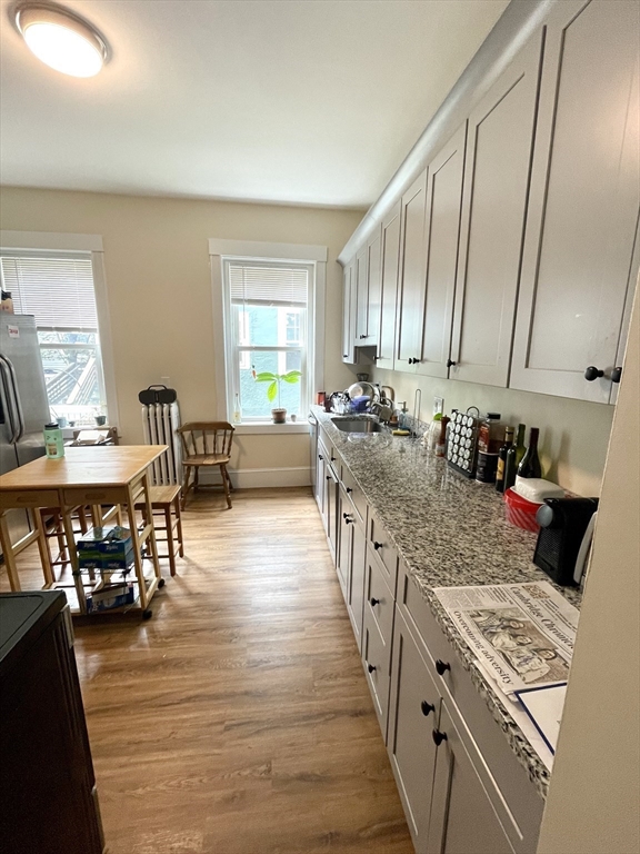 102 Trowbridge St # 1R