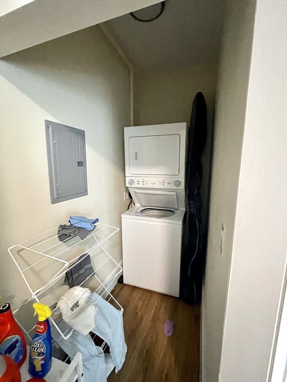 102 Trowbridge St # 1R