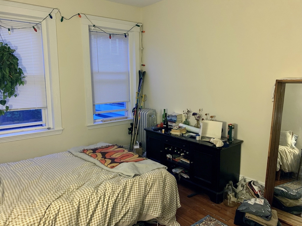 102 Trowbridge St # 1R