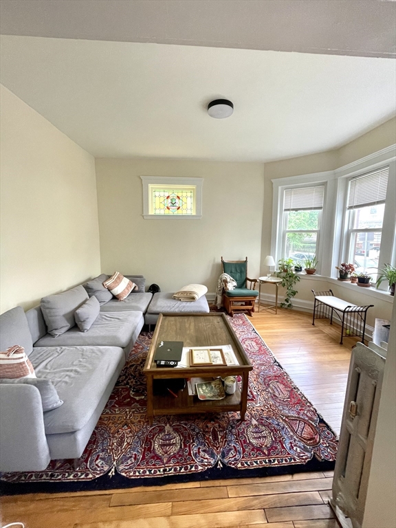 102 Trowbridge St # 1R