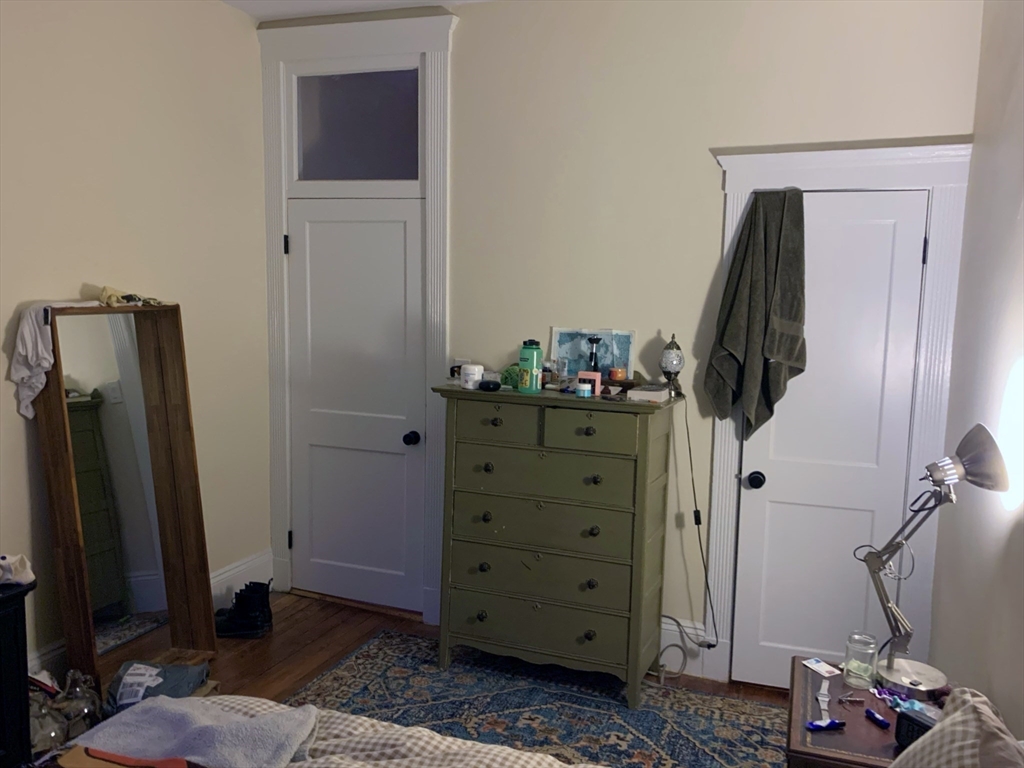 102 Trowbridge St # 1R