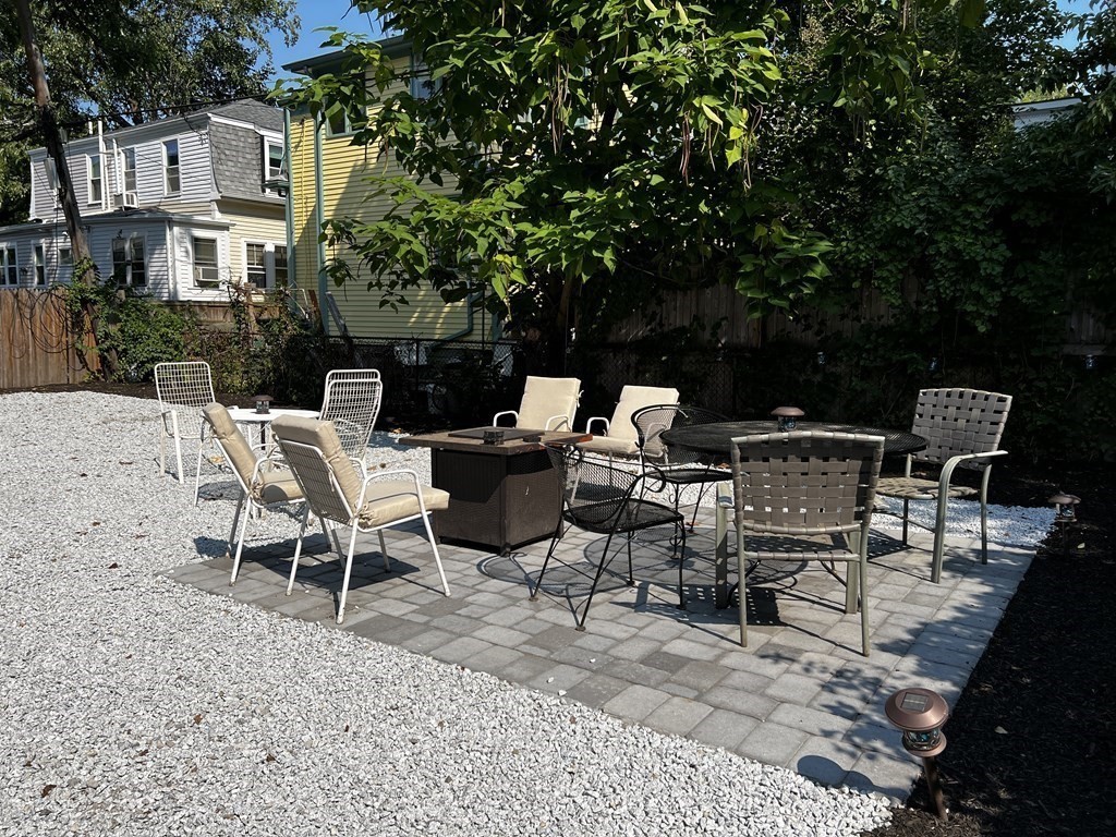 102 Trowbridge St # 1R