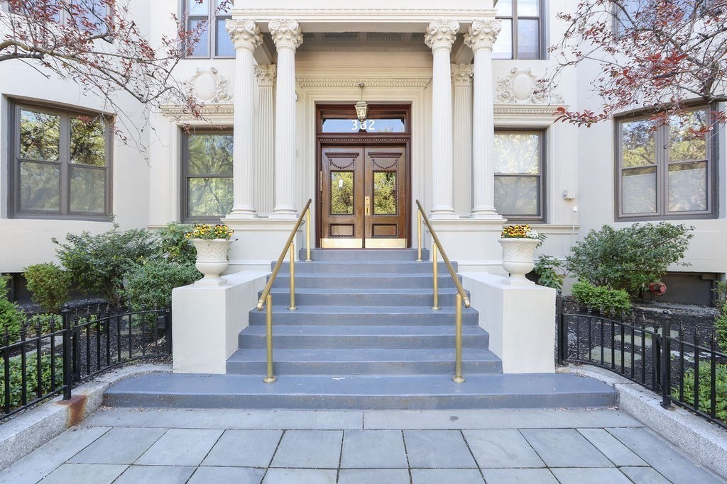 382 Commonwealth Ave. # 24
