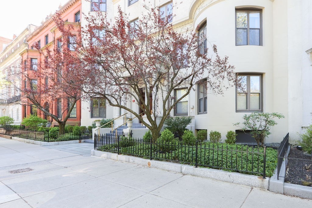 382 Commonwealth Ave. # 24