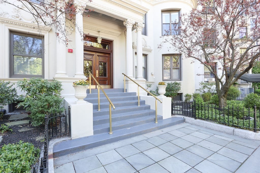 382 Commonwealth Ave. # 24