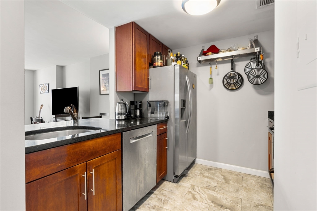 8-12 Museum Way # 1527