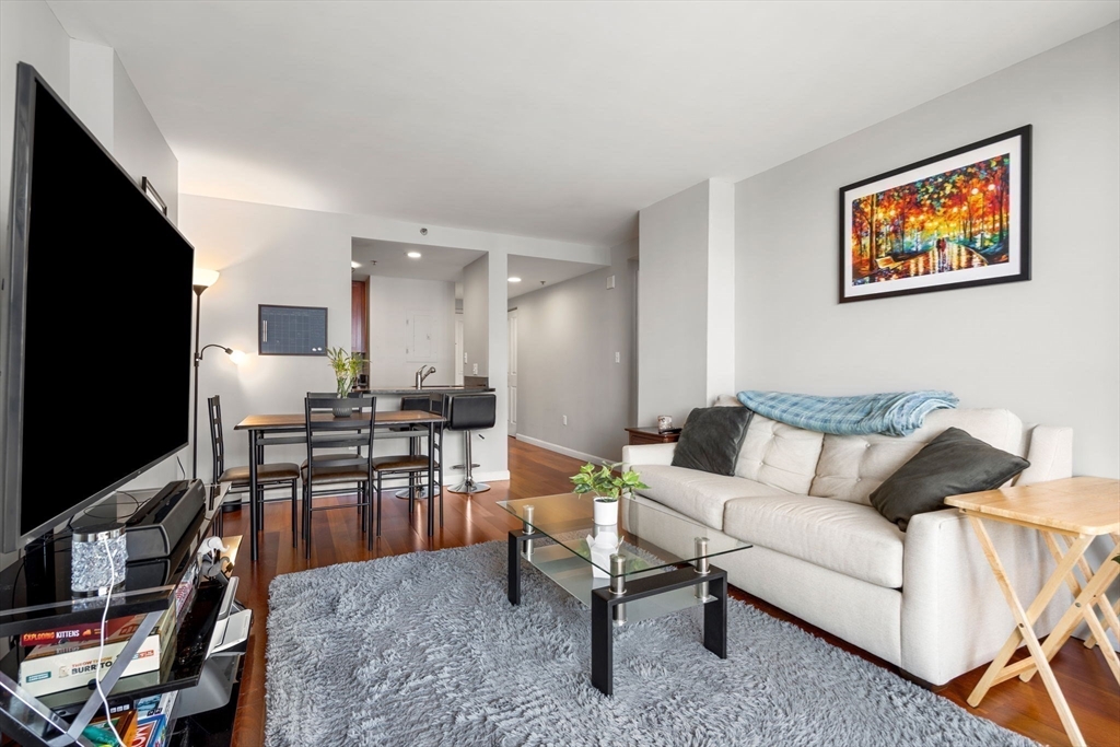 8-12 Museum Way # 1527