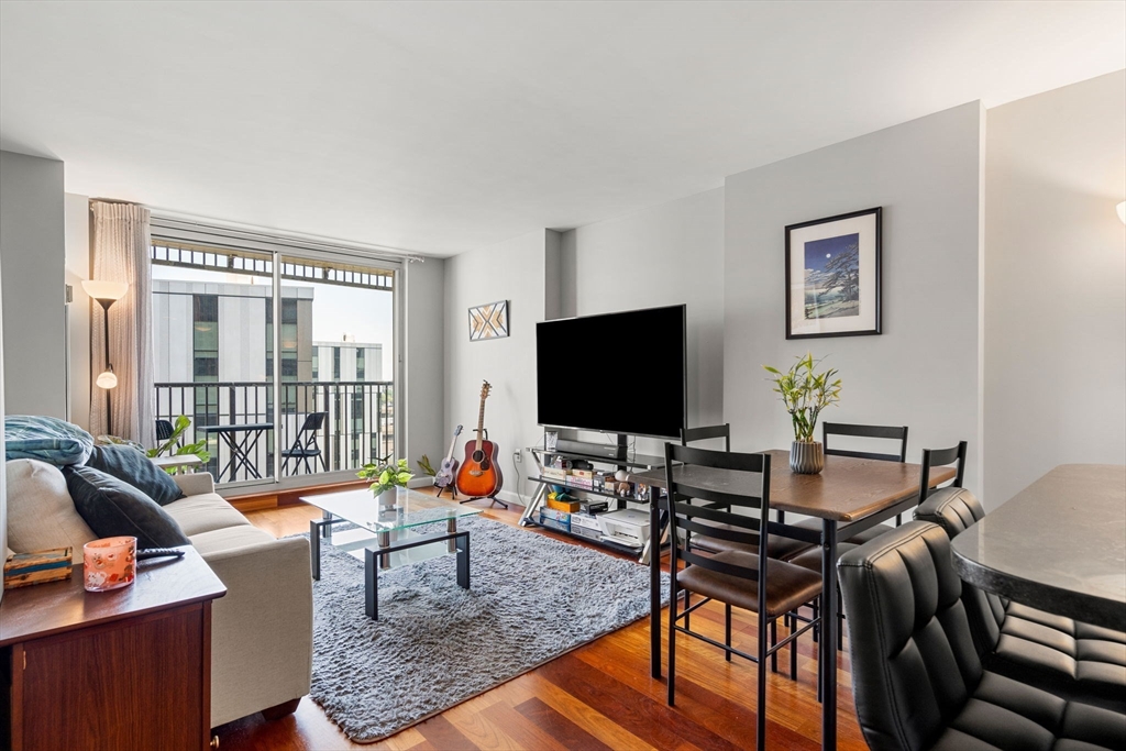 8-12 Museum Way # 1527