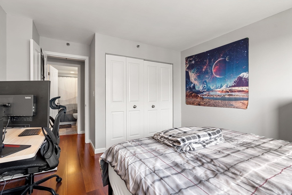 8-12 Museum Way # 1527