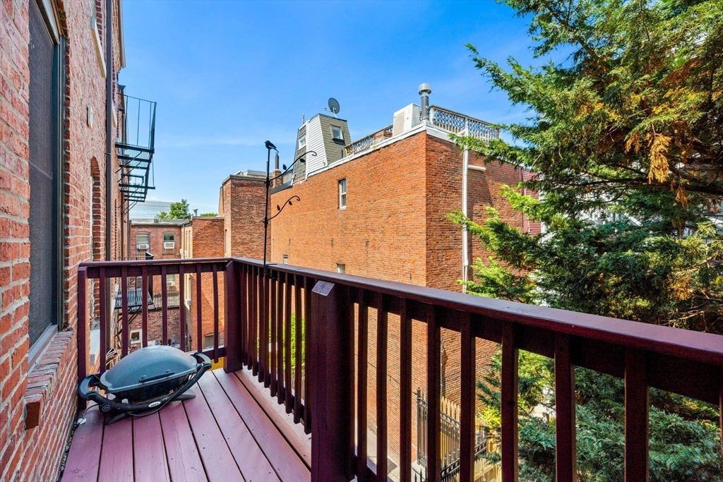 5 Lawnwood Place # 2