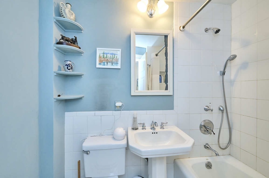 290 Commonwealth Ave # 15