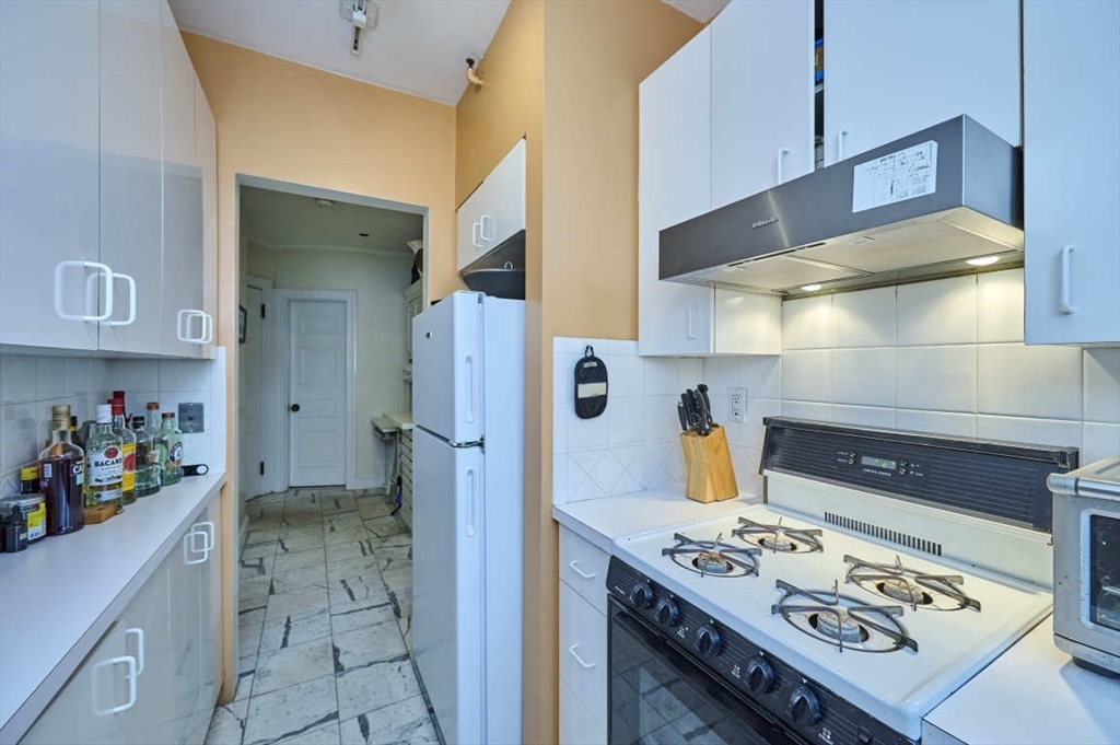 290 Commonwealth Ave # 15