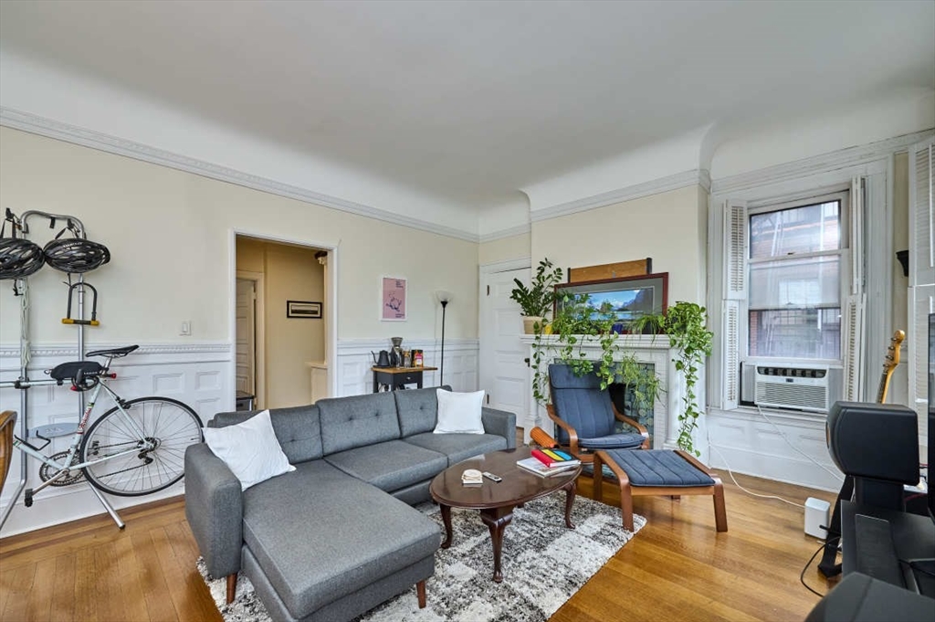 290 Commonwealth Ave # 15