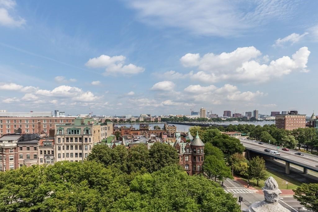 466 Commonwealth Ave # 304