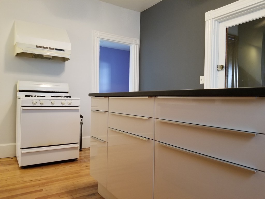 21 Newport Street # 1