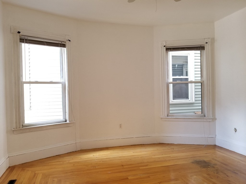 21 Newport Street # 1