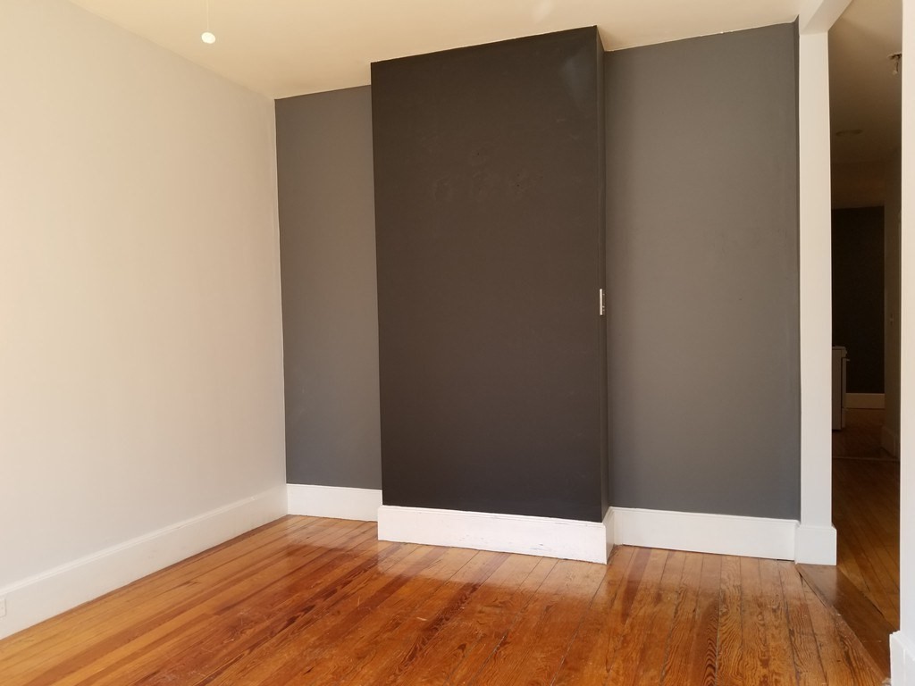 21 Newport Street # 1