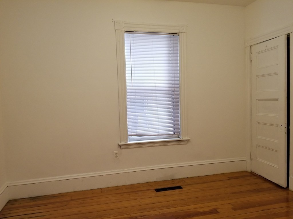 21 Newport Street # 1