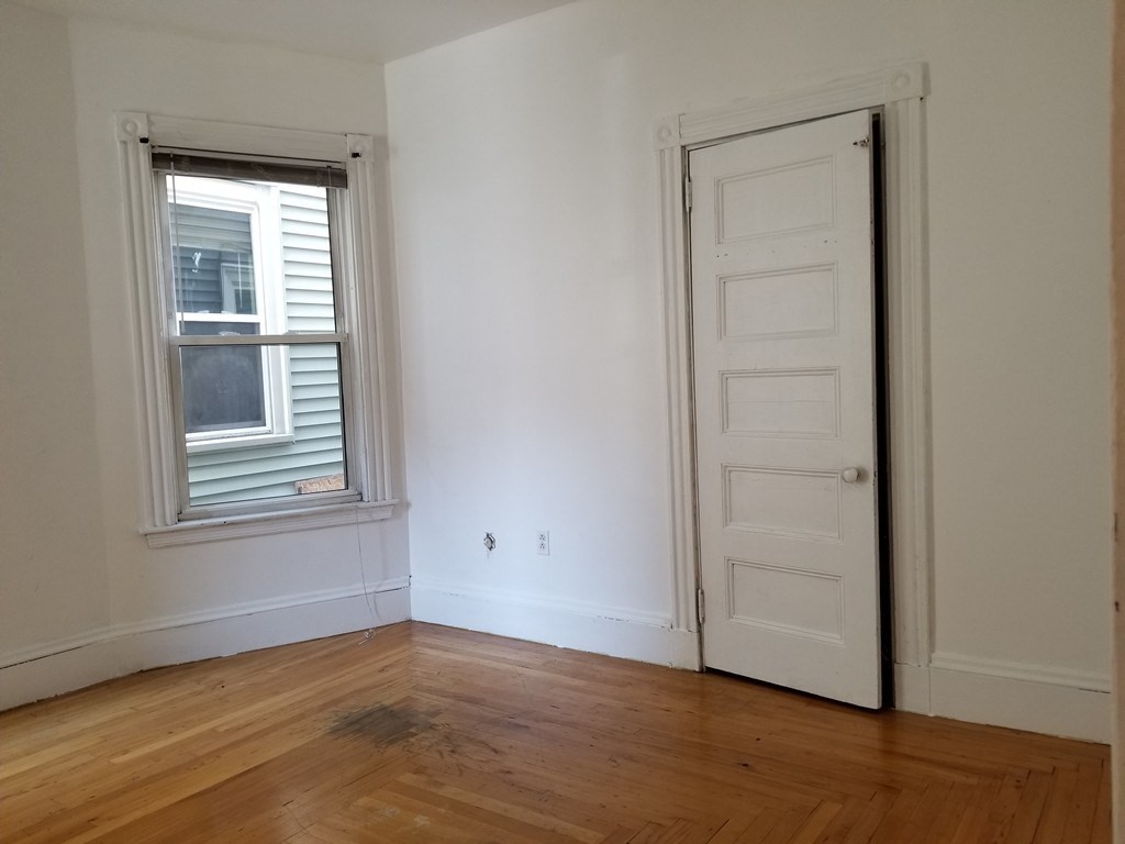 21 Newport Street # 1