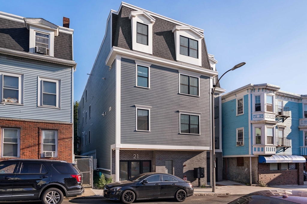 21 Lexington St # 201