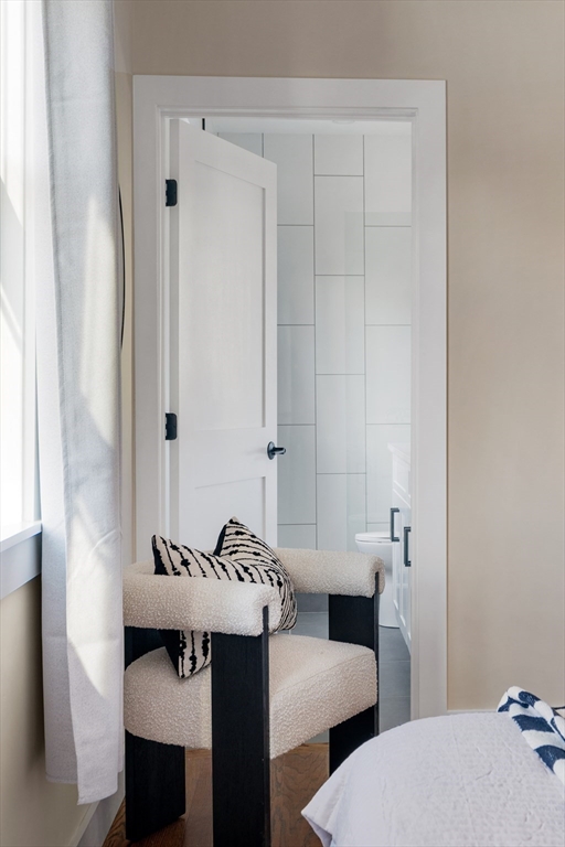 21 Lexington St # 201