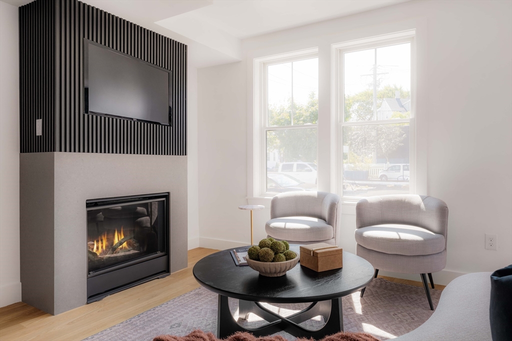 272 East Eagle St # 1