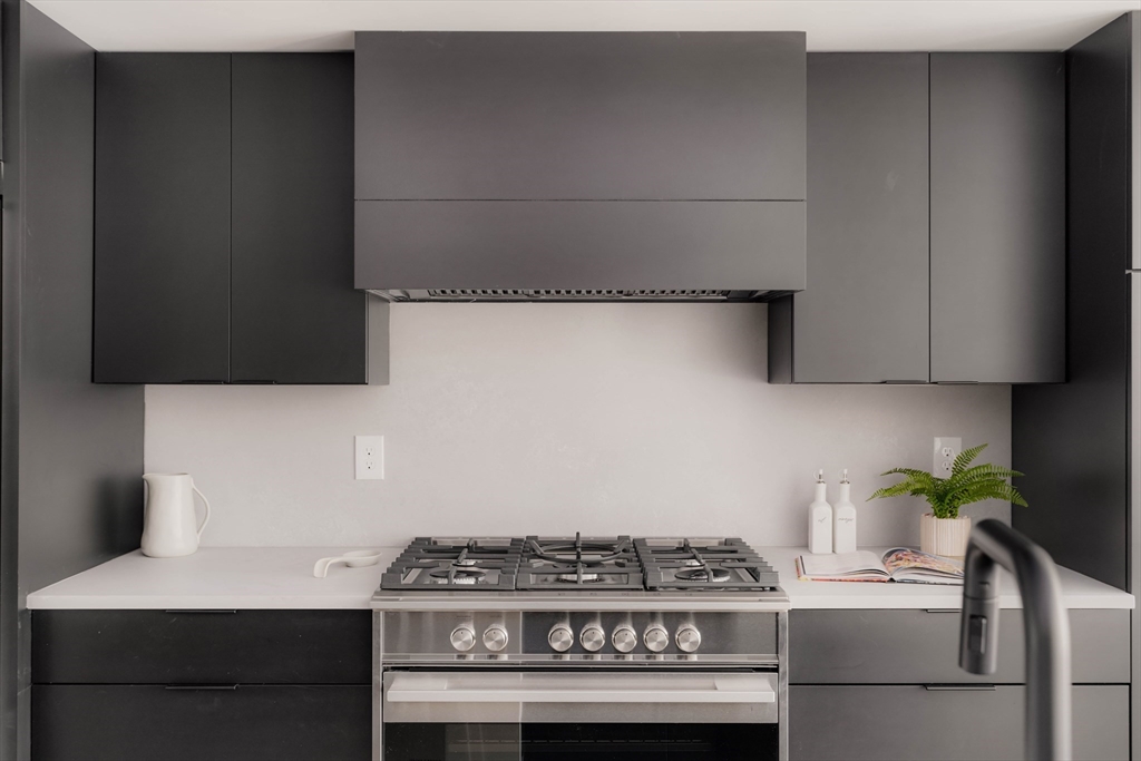 272 East Eagle St # 1