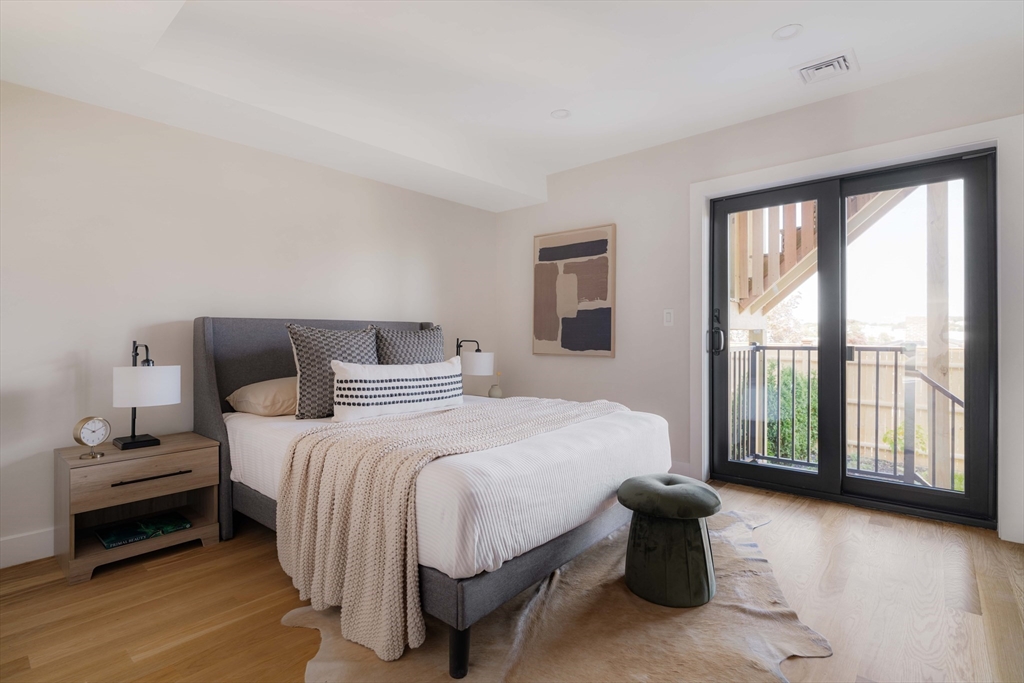 272 East Eagle St # 1