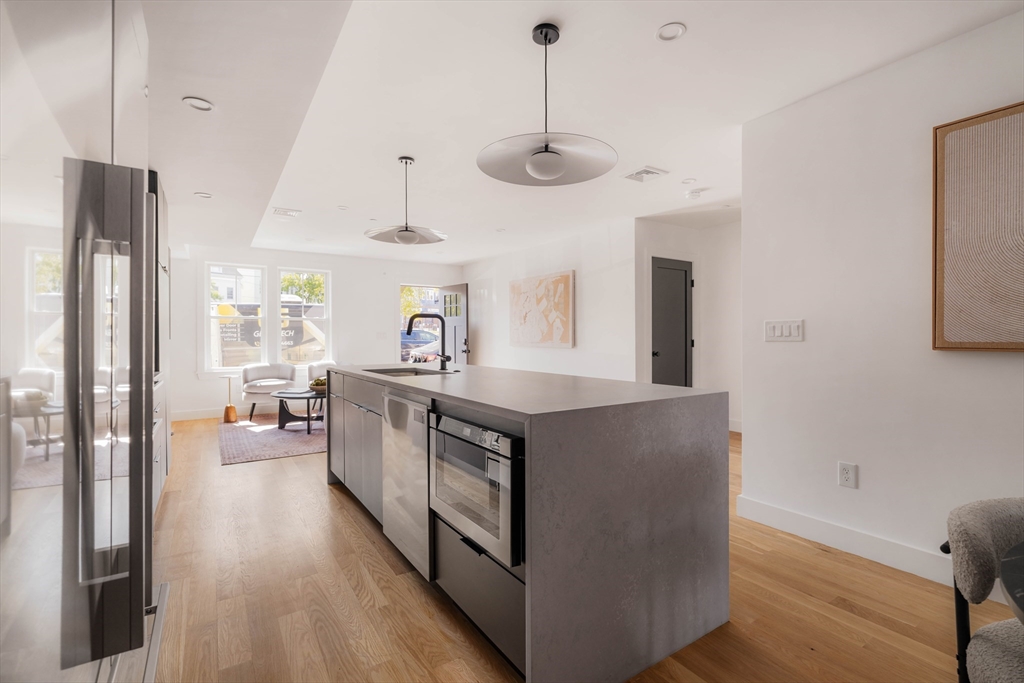 272 East Eagle St # 1