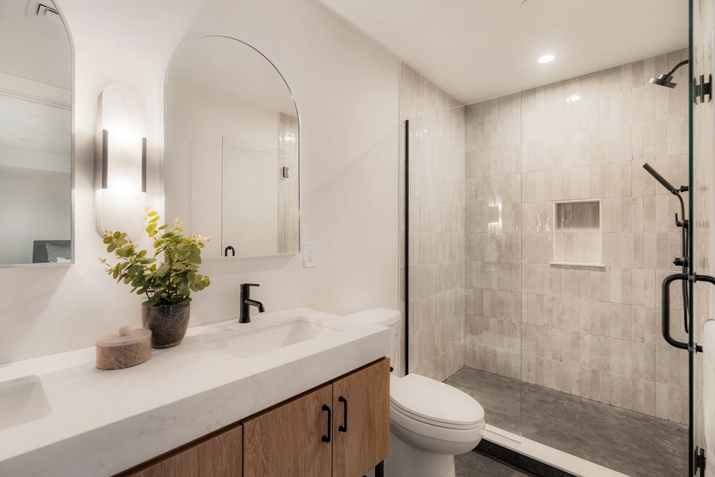 272 East Eagle St # 1