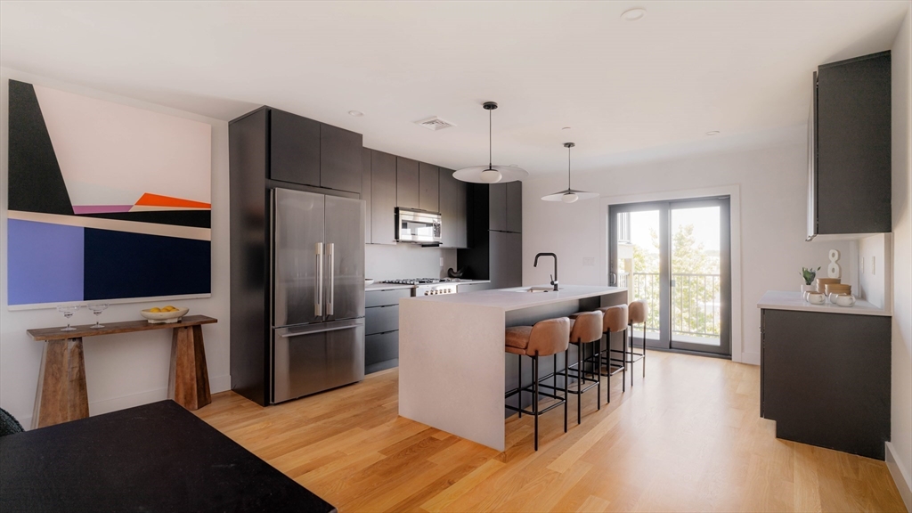 272 East Eagle St # 2