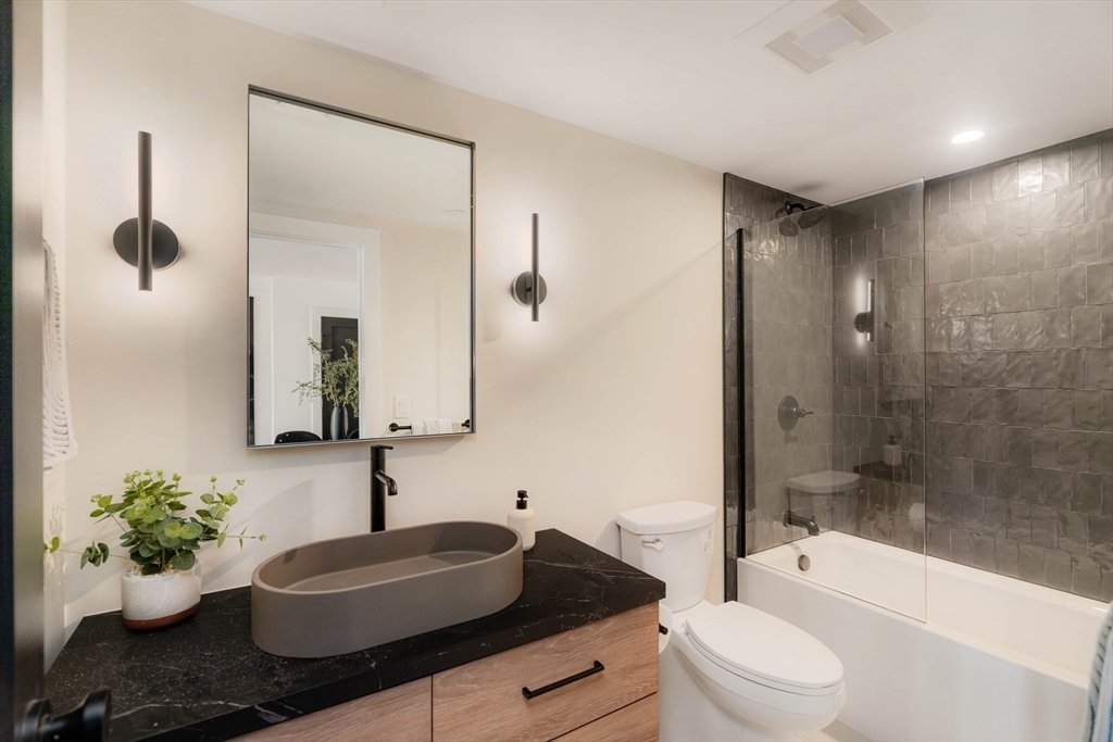 272 East Eagle St # 2