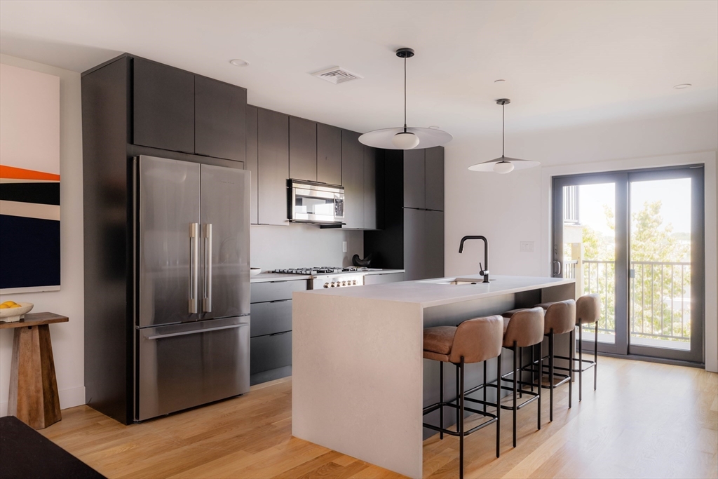 272 East Eagle St # 2