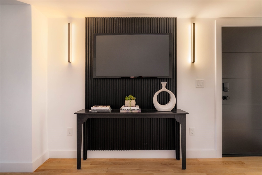 272 East Eagle St # 2