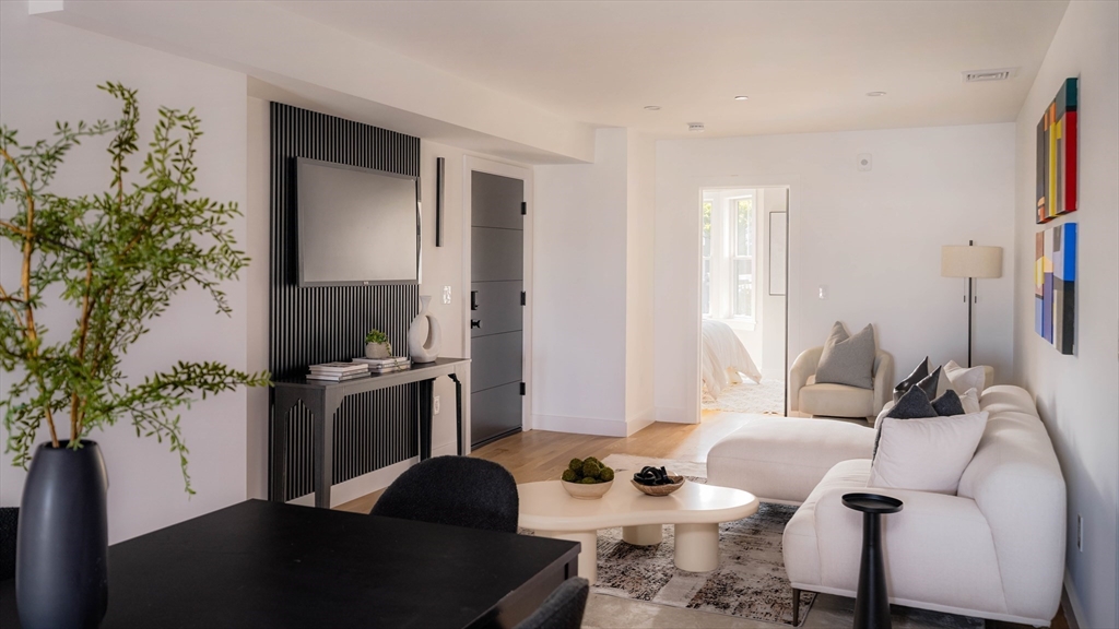 272 East Eagle St # 2