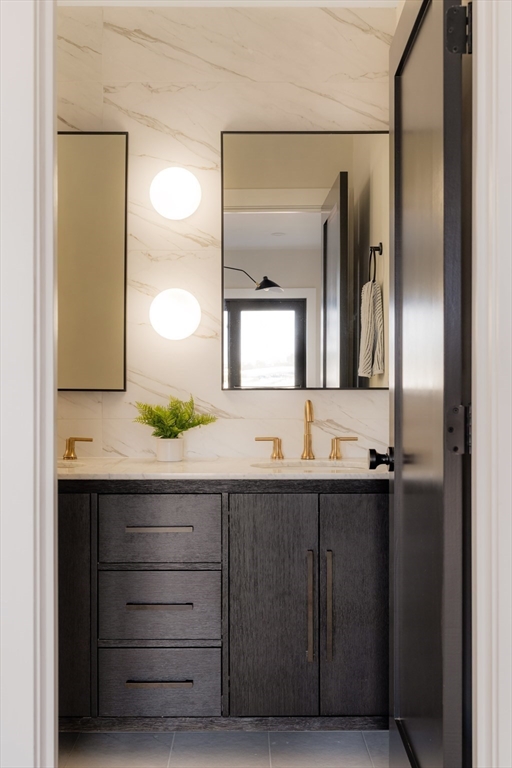 272 East Eagle St # 2