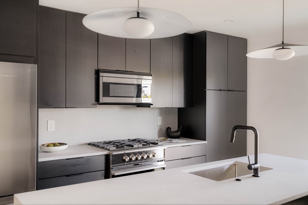 272 East Eagle St # 2