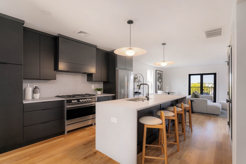 272 East Eagle St # 6