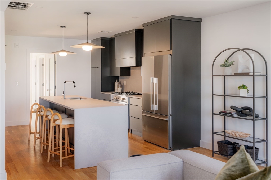 272 East Eagle St # 6