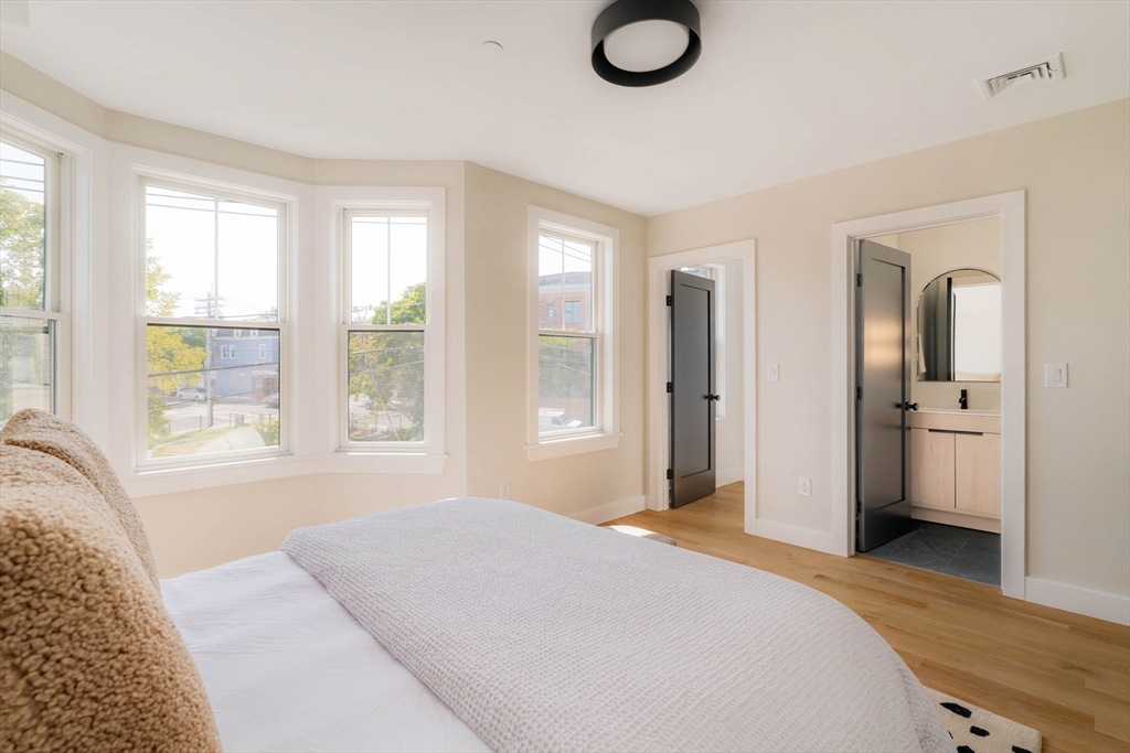 272 East Eagle St # 6