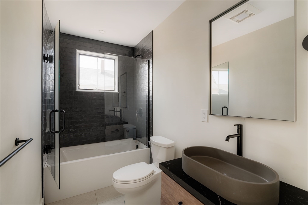 272 East Eagle St # 6