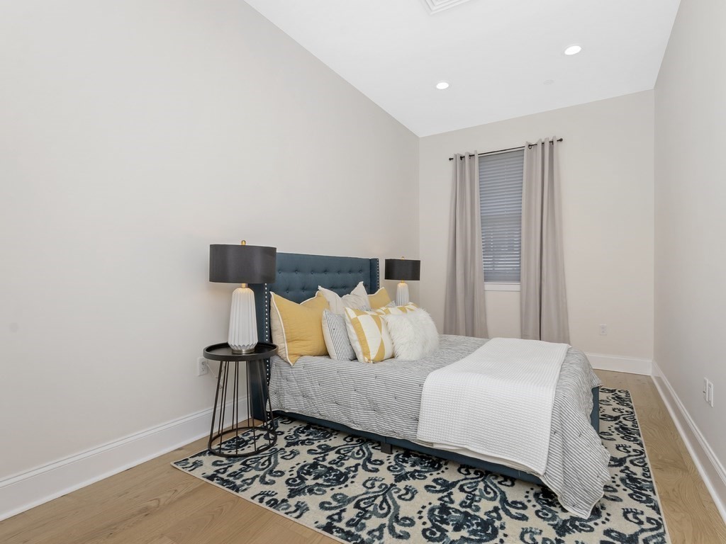 380 Bunker Hill # 102