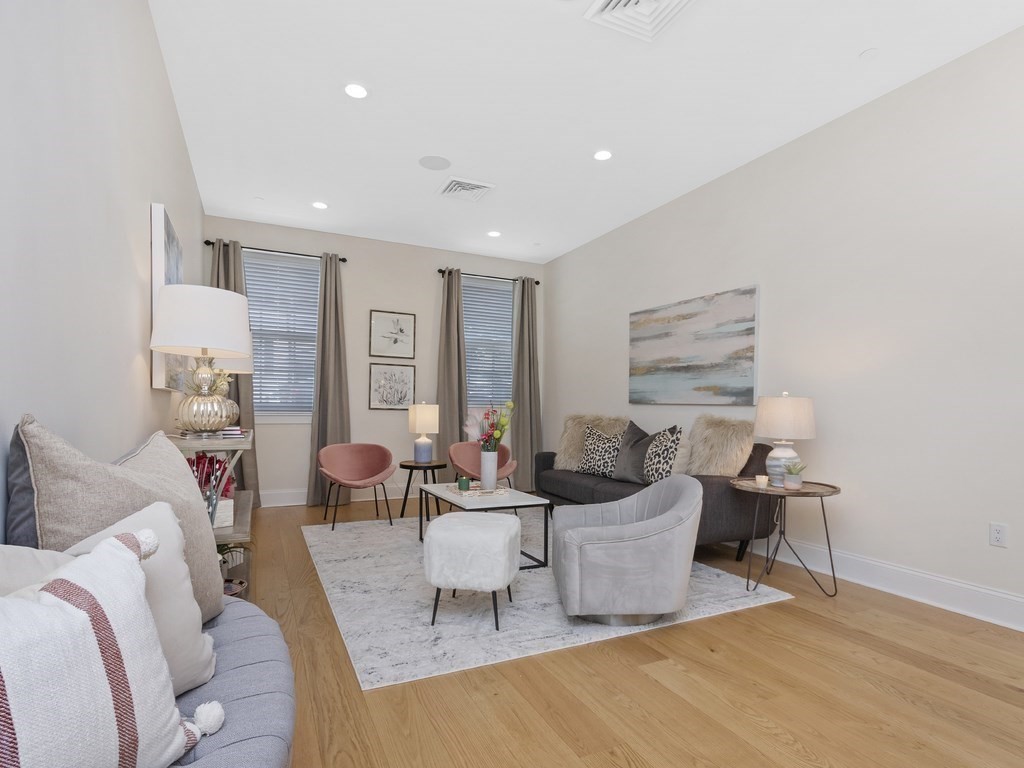 380 Bunker Hill # 102