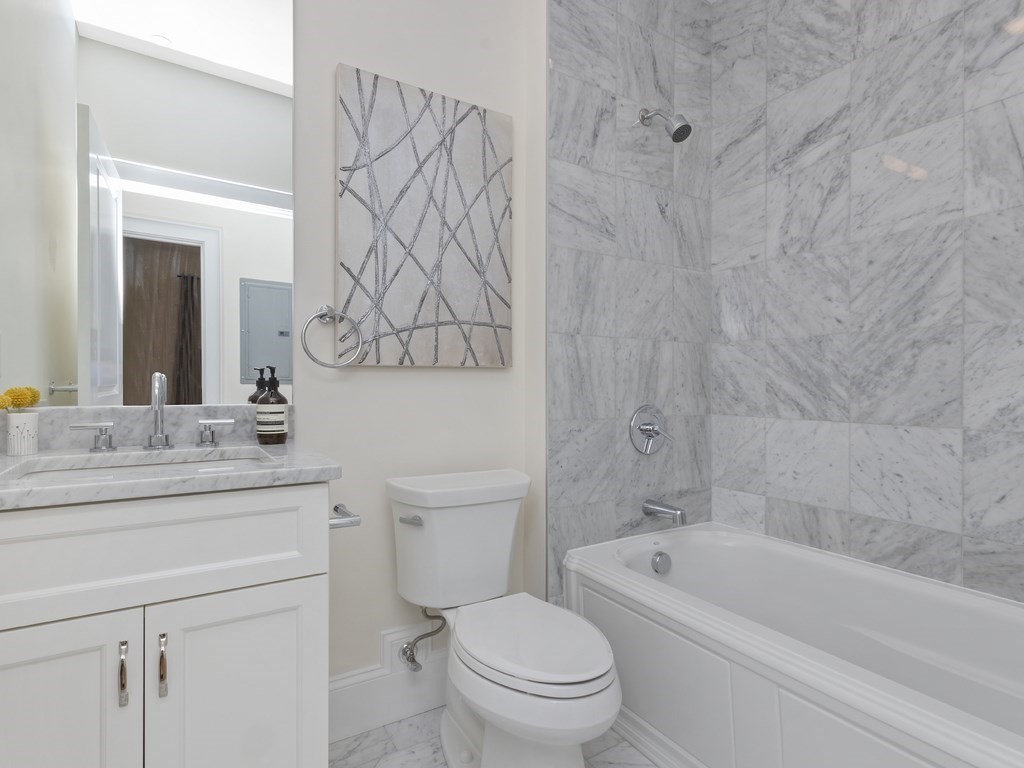 380 Bunker Hill # 102