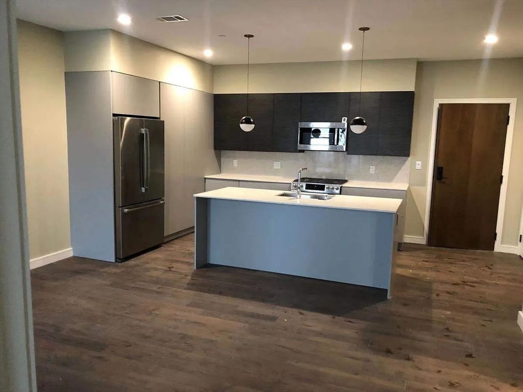 45 Burnett Street # 211