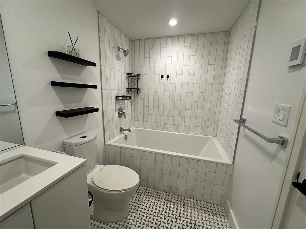 45 Burnett Street # 211