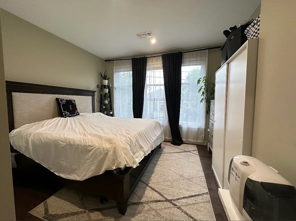 45 Burnett Street # 211