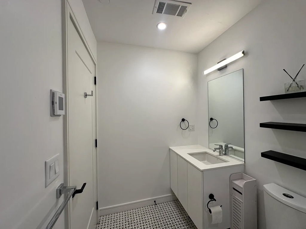 45 Burnett Street # 211