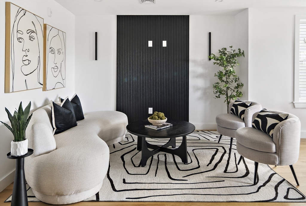 272 East Eagle St # 3