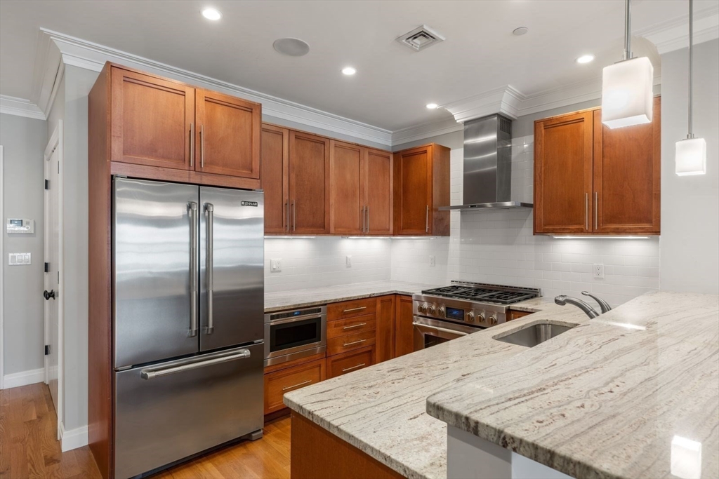 637 East 1st St # 103